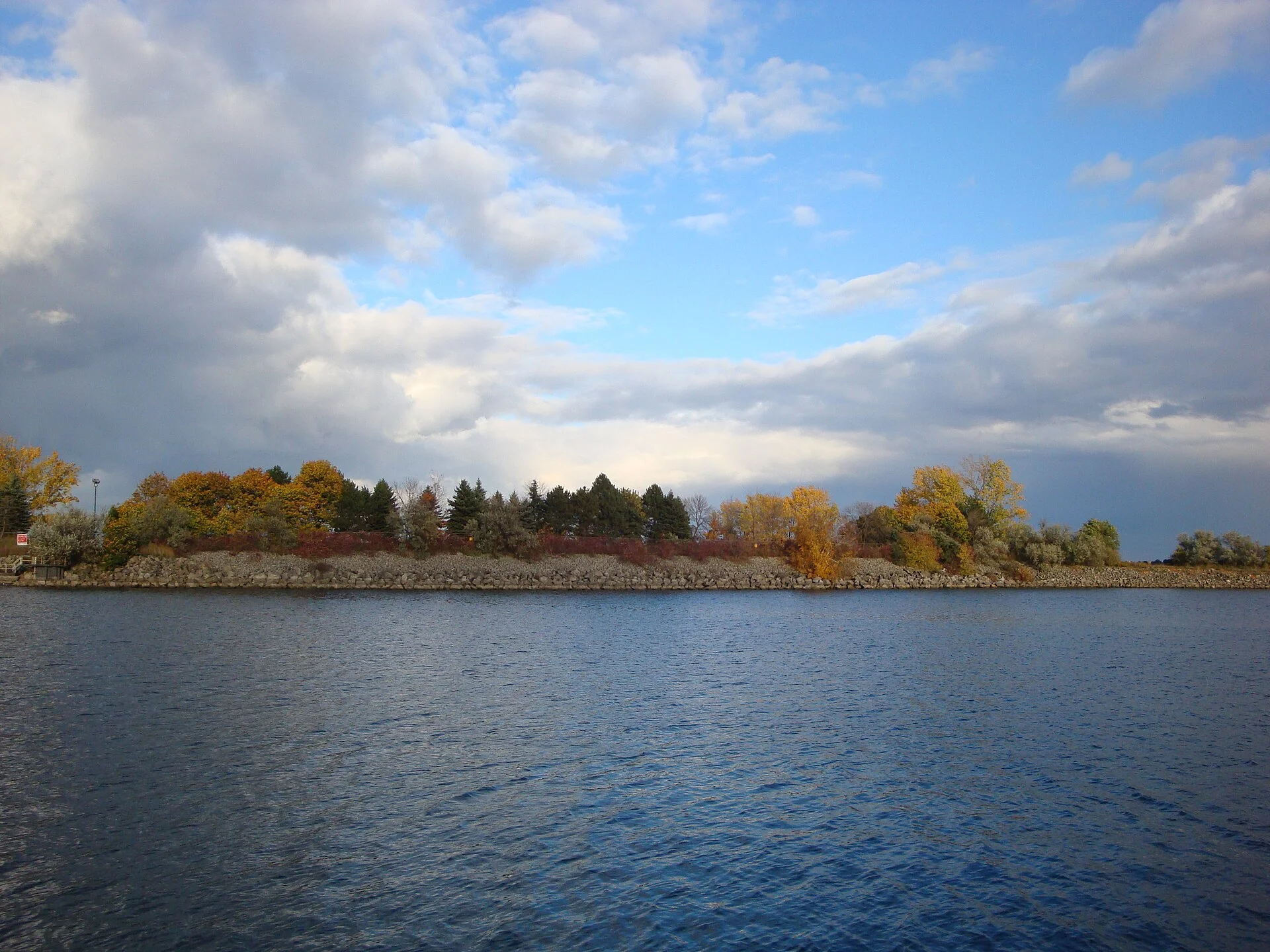 The Lake Ontario shoreline seen from the Waterfront Trail in Mississauga's Lakeview neighbourhood