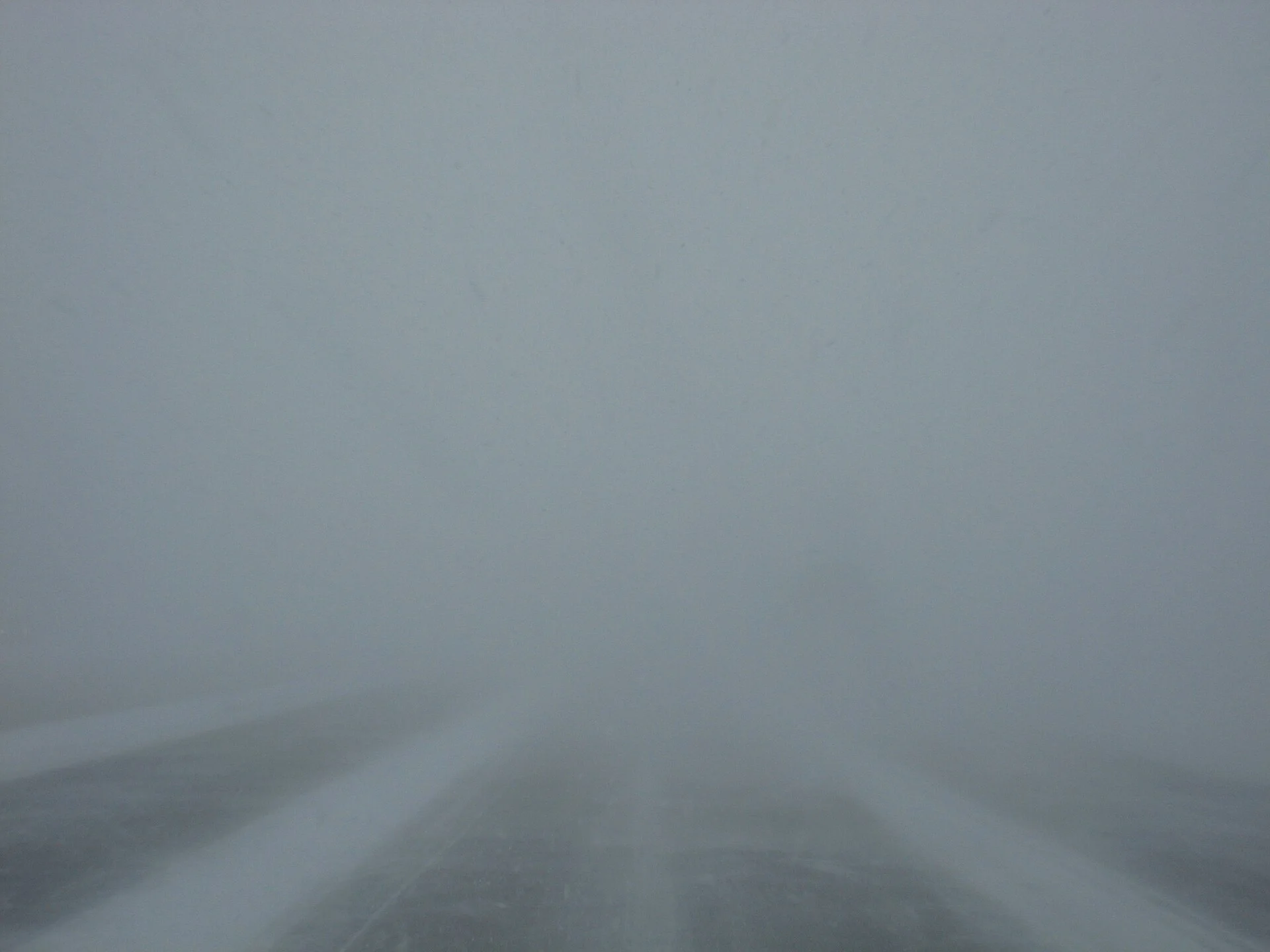 Blowing snow cuts visibility to near zero on northbound Highway 404 near Stouffville Road
