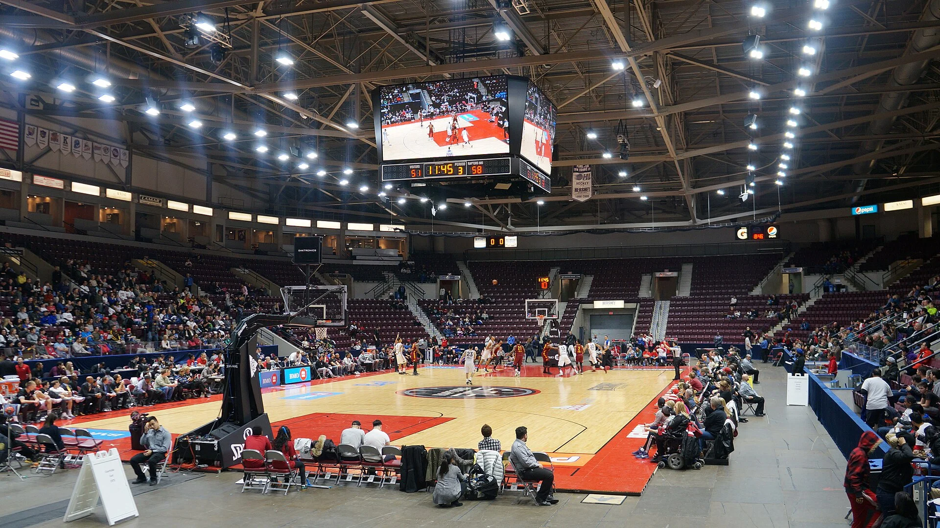 Raptors 905 playing a home game before fans at the Mississauga arena, then known as the Hershey Centre